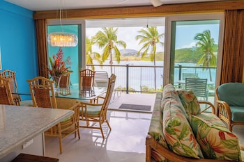 Condo, 2 Bedrooms, Beachfront