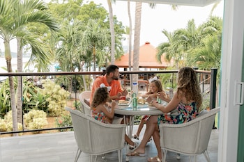 Condo, 2 Bedrooms, Beachfront