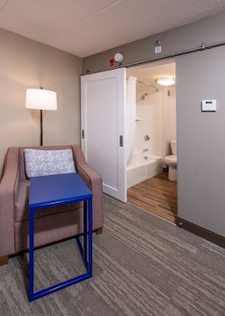 Room, 1 King Bed, Refrigerator & Microwave