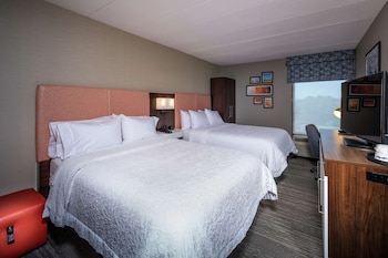 Room, 2 Queen Beds, Refrigerator & Microwave