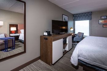 Room, 1 King Bed, Refrigerator & Microwave