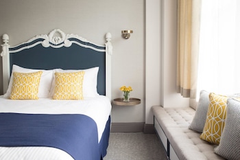 Deluxe Room, Corner