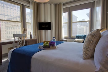 Deluxe Room, Corner