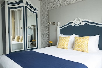 Deluxe Room, Corner