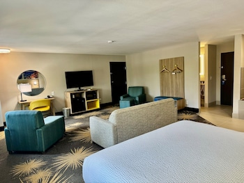 Studio Suite, 1 King Bed, Non Smoking