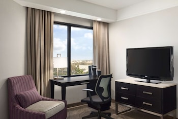 Studio, 1 Queen Bed (One Room Only)