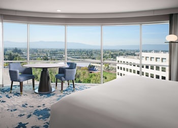 1 King Bed, 1 Bedroom, Executive Suite