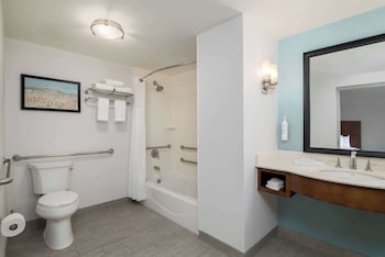 Room, 2 Queen Beds (Accessible)