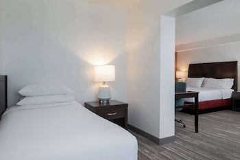 Deluxe Room, 1 King Bed, Accessible, Oceanfront (Hearing)