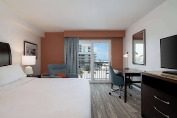 Room, 1 King Bed, Balcony