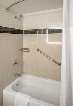 Two Double Beds, Accessible w Bathtub