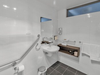 Small Family Room, Multiple Beds