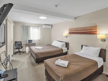 Small Family Room, Multiple Beds