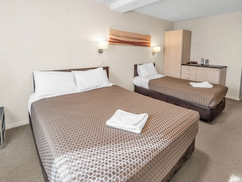 Small Family Room, Multiple Beds