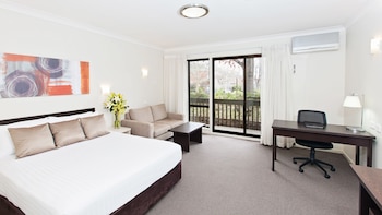 Executive Queen Room, 1 Queen Bed, Balcony