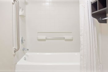 Room, 1 King Bed, Accessible (Mobility/Hearing, Bathtub w/Grab Bars)