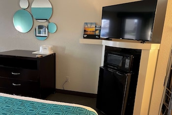 Standard Room, 1 King Bed