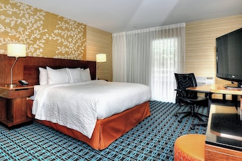 Room, 1 King Bed, Balcony, Courtyard View