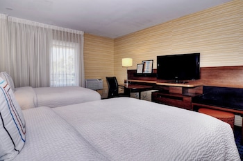 Room, 2 Double Beds, Accessible Bathtub, Courtyard View