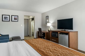 Suite, 1 King Bed, Jetted Tub