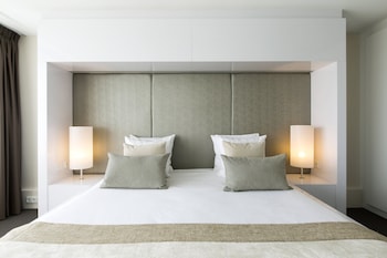 Suite, 1 King Bed, City View