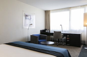 Premium Room, 1 King Bed, City View
