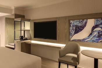 Room, 1 King Bed, Garden View (Patio)