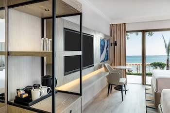 Room, 1 King Bed, Garden View (Patio)