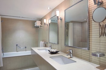 Executive Suite, 1 Bedroom (Club Lounge Access)