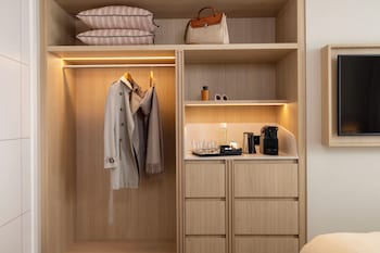 Comfort Room, 2 Bedrooms, Connecting Rooms