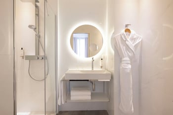 Deluxe Room, 2 Bedrooms, Connecting Rooms (Superior & Deluxe - Twin on request)