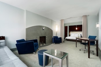 Suite, 1 King Bed, City View