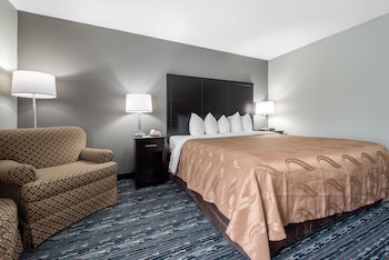 Standard Room, 1 King Bed, Non Smoking, Bathtub
