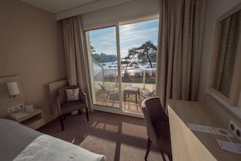 Exclusive Room, 1 King Bed, Balcony, Sea View (Larger Room;Twin bed on request)