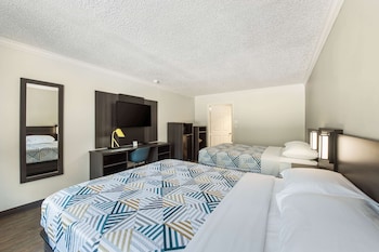 Deluxe Room, 2 Queen Beds, Smoking, Refrigerator & Microwave