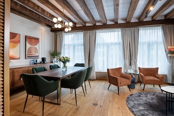 Deluxe Suite, Canal View