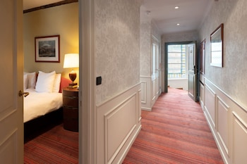 Suite, Canal View