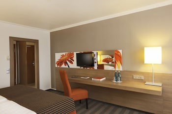 Comfort Queen Room