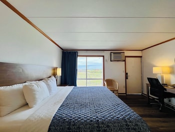 King Suite with Ocean View - Non Smoking