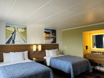 Double Room with Two Double Beds and Street View - Non Smoking