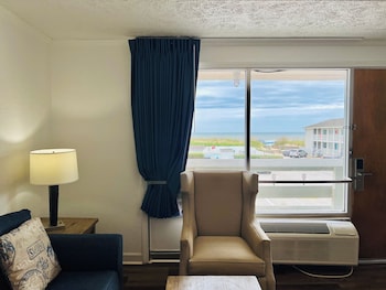 Deluxe Suite with Sea View