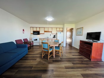 Suite with Two Double Beds - Non Smoking Across the street from ocean