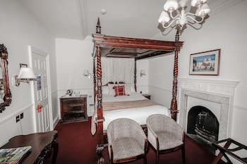Standard Room, 1 Queen Bed, Non Smoking (Canopy Bed)