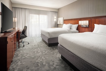 Room, 2 Queen Beds (Hearing Accessible)