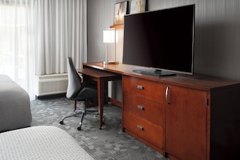 Room, 2 Queen Beds (Hearing Accessible)