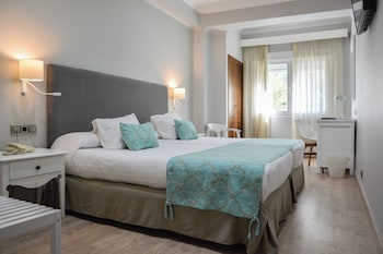 City Twin Room, City View (Exterior)