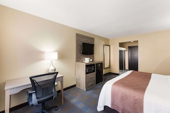 Suite, 1 King Bed with Sofa bed, Non Smoking