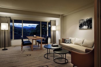 Executive Suite, 2 Twin Beds