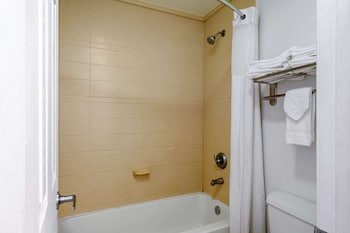 Standard Room, 2 Queen Beds, Non Smoking