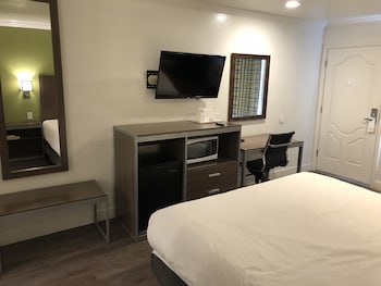 Deluxe Room, 1 King Bed, Non Smoking